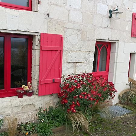 Gite Des Perreyeurs - Maison Troglodyte Avec Vue Sur Loire Montsoreau Phòng bức ảnh